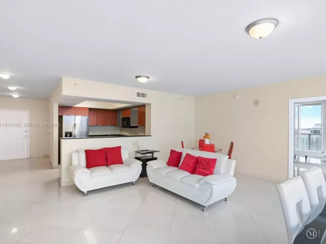 2-bedroom condo for sale in Sunny Isles Beach - 16699 Collins Ave 3407 - MondialRealty