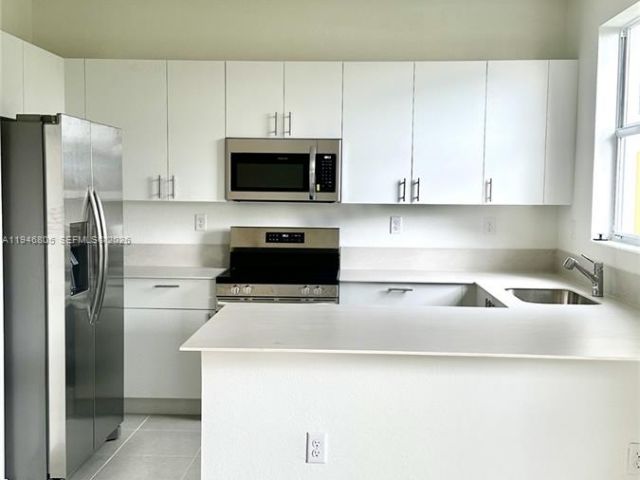 3-bedroom home for rent in Homestead - 2713 SE 26 Rd . - MondialRealty