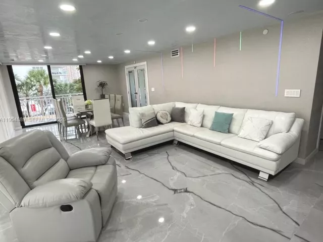 3-bedroom condo for sale in Sunny Isles Beach - 210 174th St 309 - MondialRealty