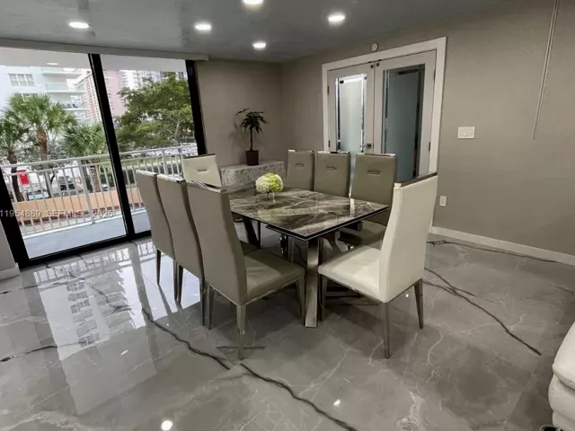 3-bedroom condo for sale in Sunny Isles Beach - 210 174th St 309 - MondialRealty