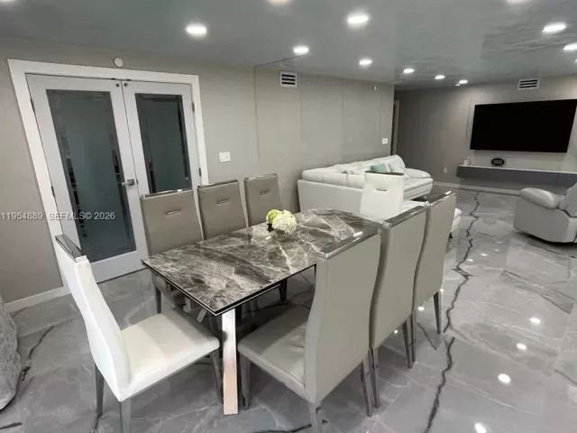 3-bedroom condo for sale in Sunny Isles Beach - 210 174th St 309 - MondialRealty