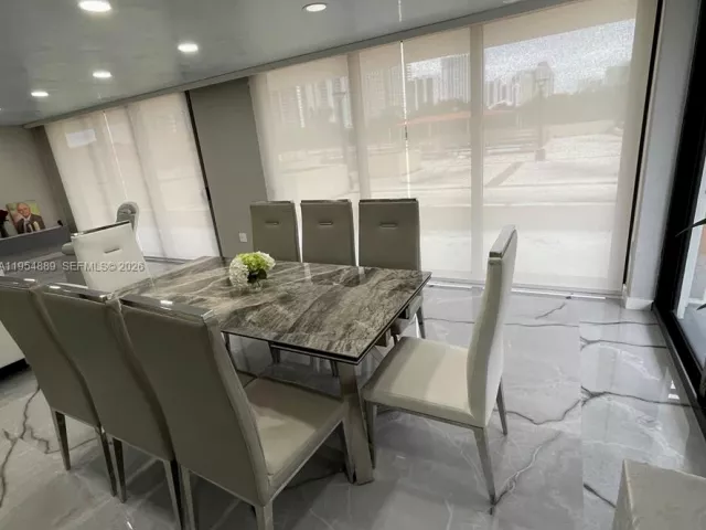 3-bedroom condo for sale in Sunny Isles Beach - 210 174th St 309 - MondialRealty