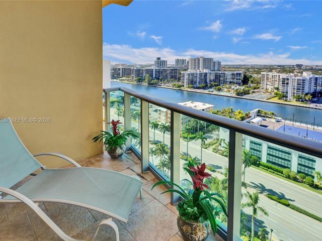 1-bedroom condo for rent in Hollywood - 2501 S Ocean Dr 1628 (Available June 20) - MondialRealty