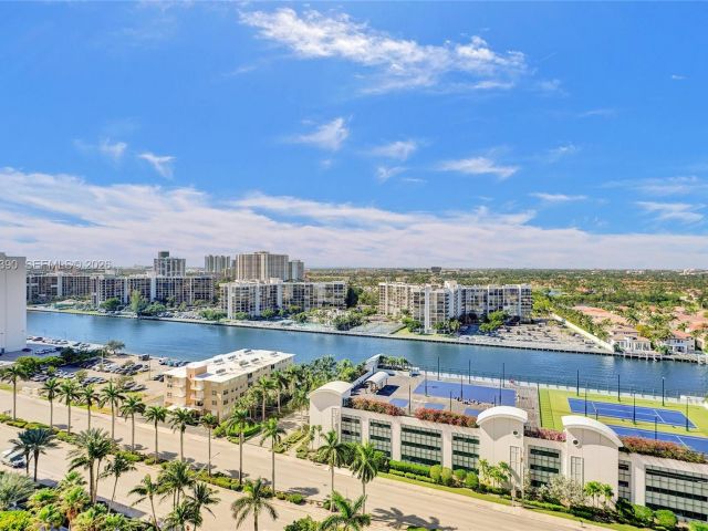 1-bedroom condo for rent in Hollywood - 2501 S Ocean Dr 1628 (Available June 20) - MondialRealty