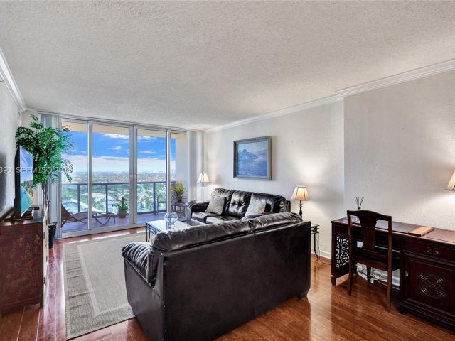 1-bedroom condo for rent in Hollywood - 2501 S Ocean Dr 1628 (Available June 20) - MondialRealty