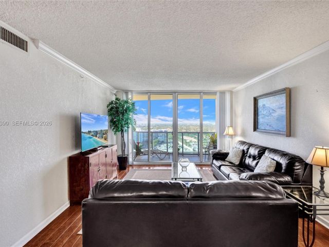 1-bedroom condo for rent in Hollywood - 2501 S Ocean Dr 1628 (Available June 20) - MondialRealty