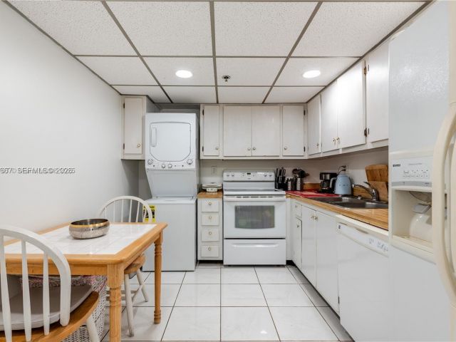 Apartment for sale  Unit #807 - photo 7442281