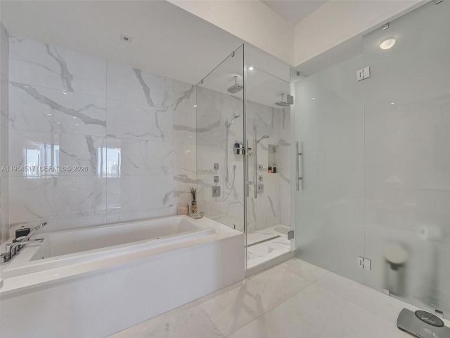 3-bedroom condo for sale in Aventura - 5500 Island Estates Dr 802 - MondialRealty