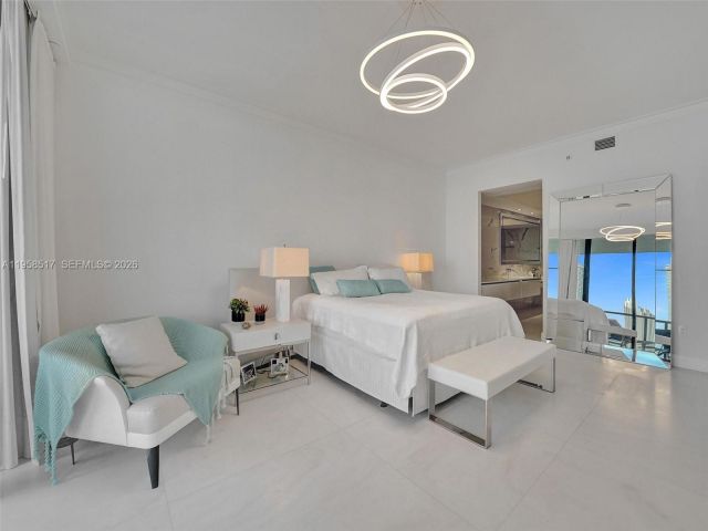 3-bedroom condo for sale in Aventura - 5500 Island Estates Dr 802 - MondialRealty