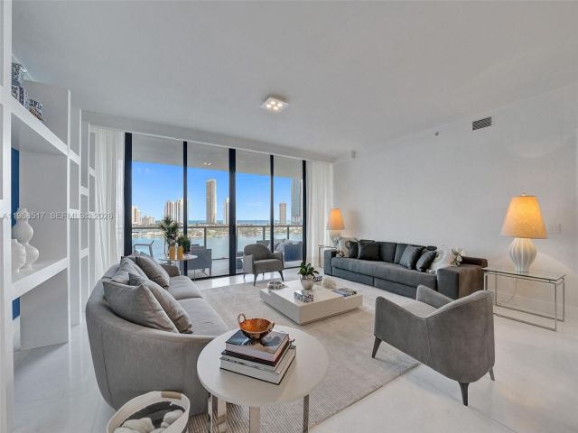 3-bedroom condo for sale in Aventura - 5500 Island Estates Dr 802 - MondialRealty