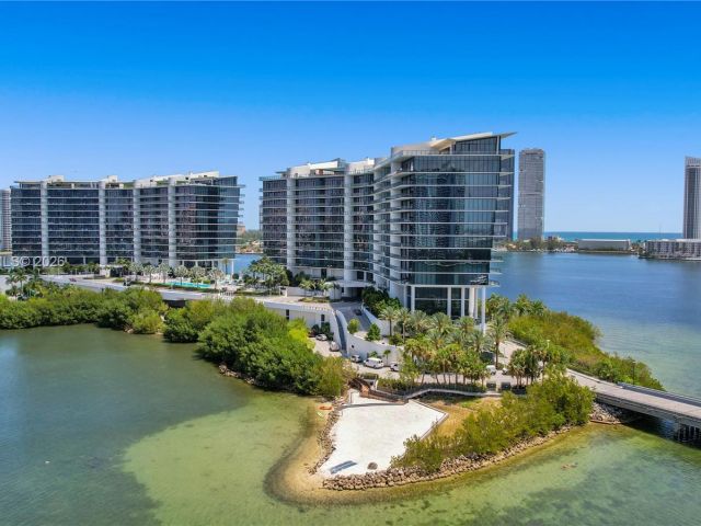 3-bedroom condo for sale in Aventura - 5500 Island Estates Dr 802 - MondialRealty