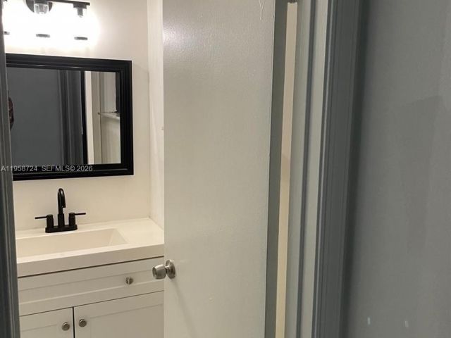 Home for rent at 1455 Holly Heights Dr 40 - photo 7468973