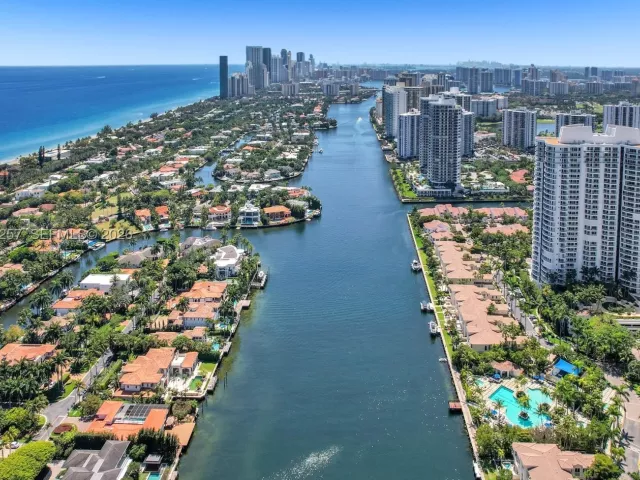 3-bedroom condo for sale in Aventura - 21050 Point Pl 3104 - MondialRealty