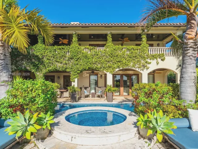 5-bedroom home for sale in Miami Beach - 1398 Bay Dr - MondialRealty