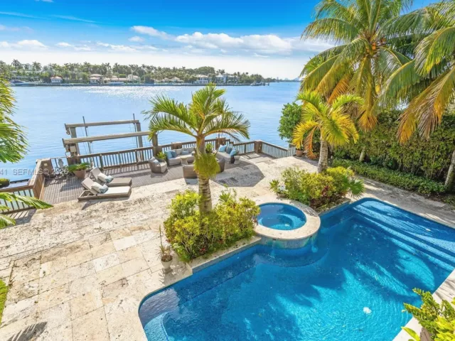 5-bedroom home for sale in Miami Beach - 1398 Bay Dr - MondialRealty