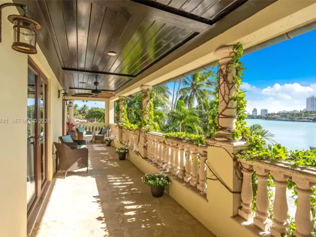5-bedroom home for sale in Miami Beach - 1398 Bay Dr - MondialRealty