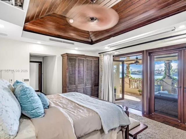 5-bedroom home for sale in Miami Beach - 1398 Bay Dr - MondialRealty