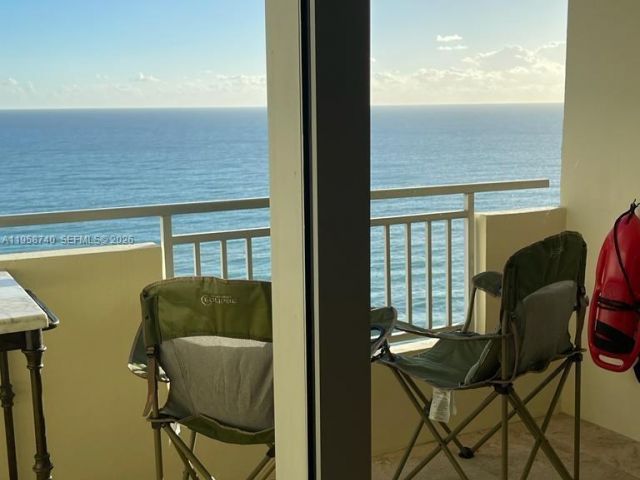 Apartment for rent  Unit #1602 - photo 7437943