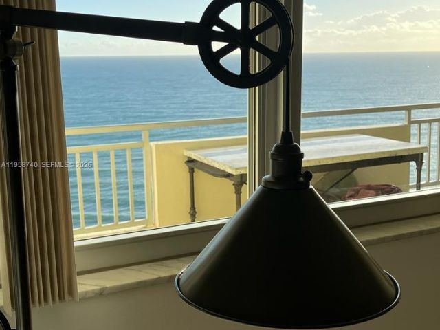 Apartment for rent  Unit #1602 - photo 7437947