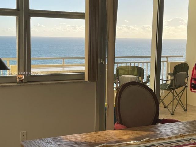 Apartment for rent  Unit #1602 - photo 7437948