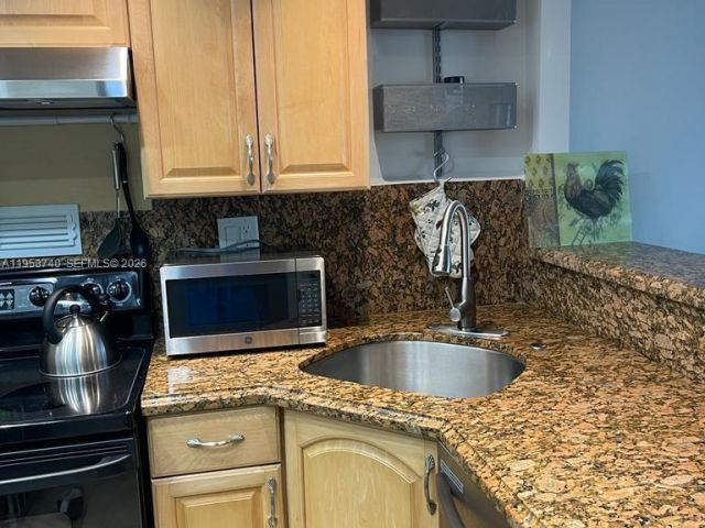 Apartment for rent  Unit #1602 - photo 7437949