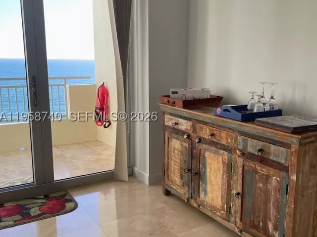 1-bedroom condo for rent in Hallandale Beach - 3180 S Ocean Dr 1602 - MondialRealty