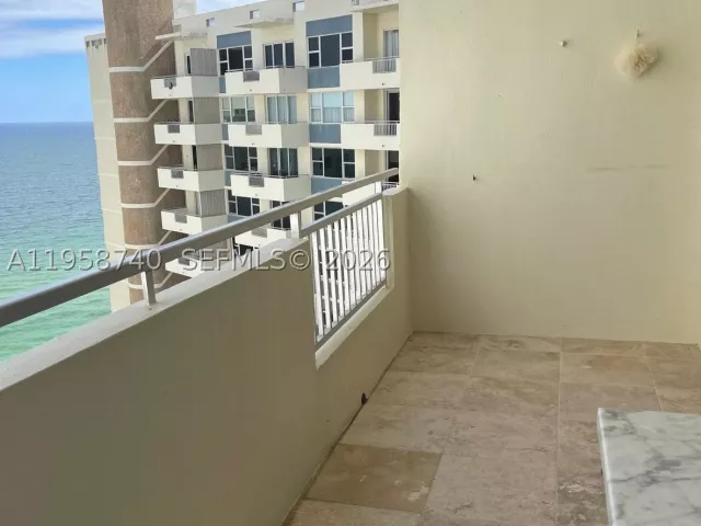1-bedroom condo for rent in Hallandale Beach - 3180 S Ocean Dr 1602 - MondialRealty