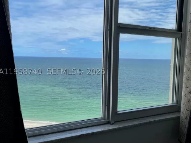 1-bedroom condo for rent in Hallandale Beach - 3180 S Ocean Dr 1602 - MondialRealty