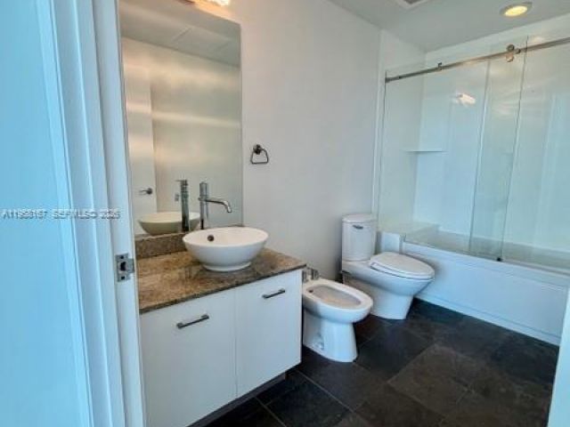 2-bedroom condo for rent in Aventura - 3029 NE 188th St 920 - MondialRealty