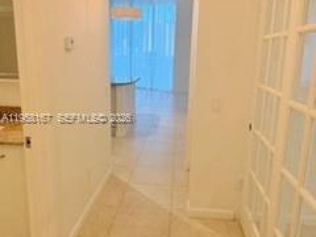2-bedroom condo for rent in Aventura - 3029 NE 188th St 920 - MondialRealty