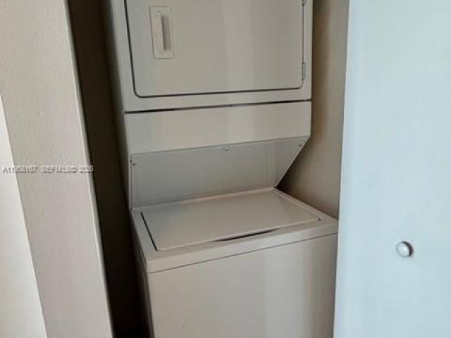 2-bedroom condo for rent in Aventura - 3029 NE 188th St 920 - MondialRealty