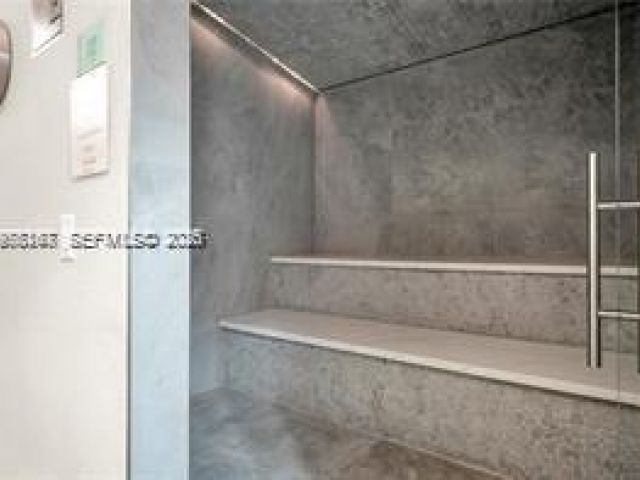 2-bedroom condo for rent in Aventura - 3029 NE 188th St 920 - MondialRealty