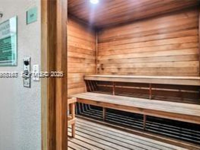 2-bedroom condo for rent in Aventura - 3029 NE 188th St 920 - MondialRealty