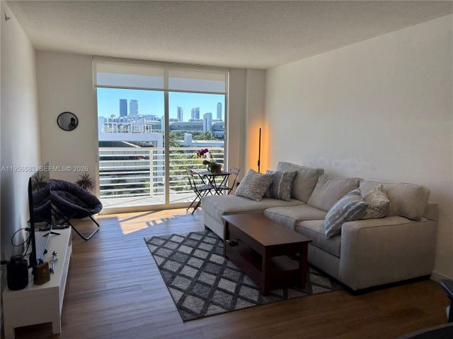 1-bedroom condo for sale in Aventura - 18800 NE 29th Ave 807 - MondialRealty