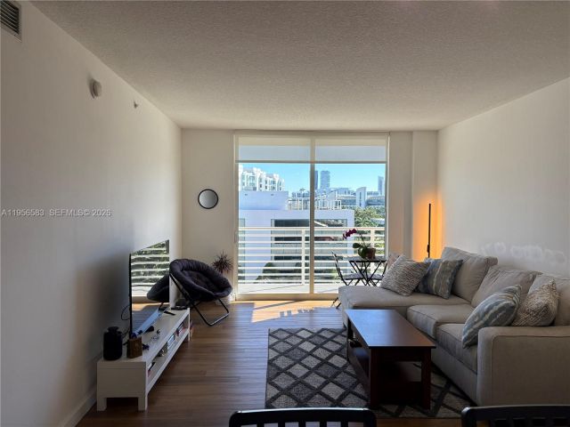 1-bedroom condo for sale in Aventura - 18800 NE 29th Ave 807 - MondialRealty