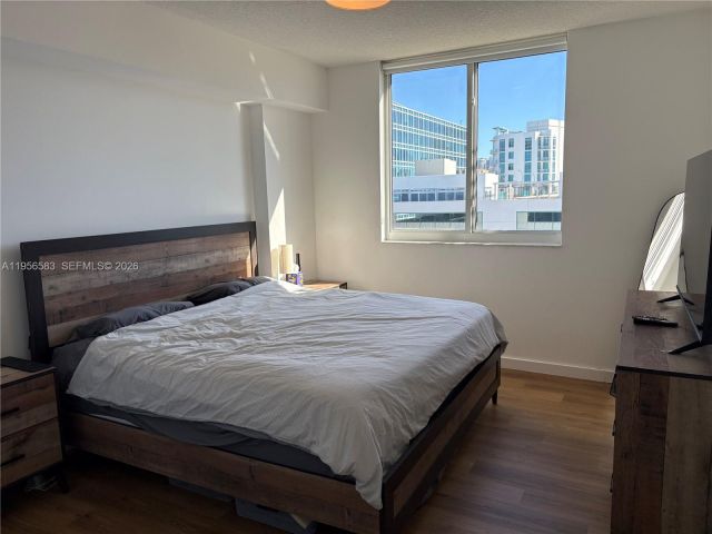 1-bedroom condo for sale in Aventura - 18800 NE 29th Ave 807 - MondialRealty