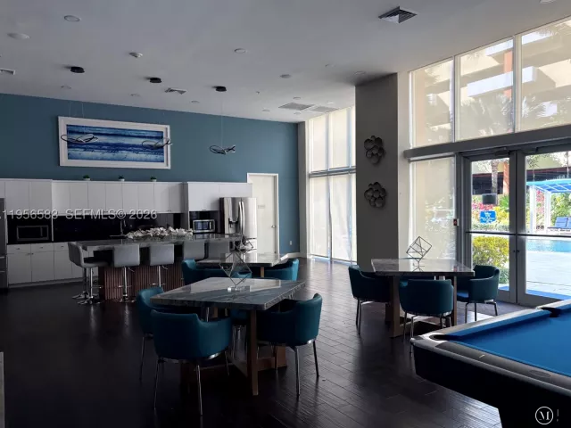 1-bedroom condo for sale in Aventura - 18800 NE 29th Ave 807 - MondialRealty