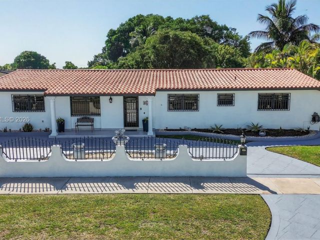 Home for sale at 9410 SW 42nd St - photo 7434023