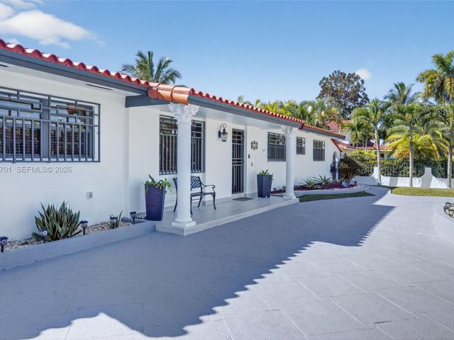 Home for sale at 9410 SW 42nd St - photo 7434026