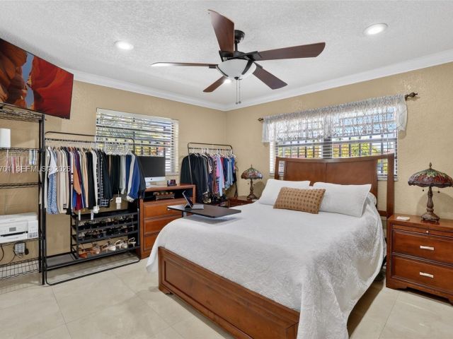 Home for sale at 9410 SW 42nd St - photo 7434041