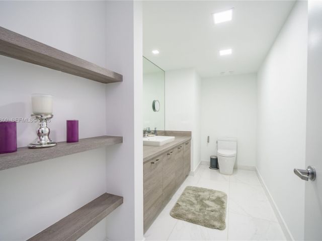 Apartment for sale  Unit #1704 - photo 7339948