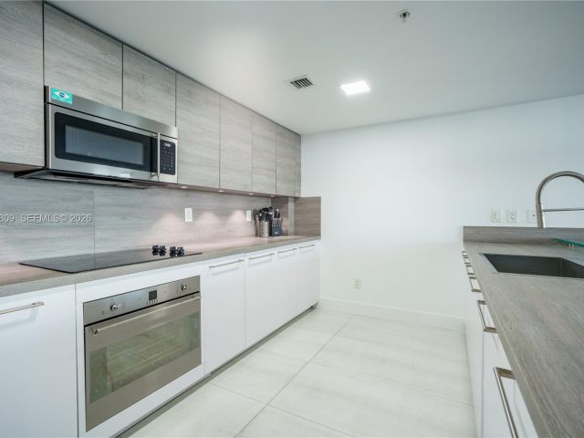 Apartment for sale  Unit #1704 - photo 7339953