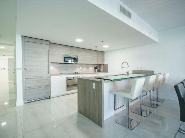 Apartment for sale  Unit #1704 - photo 7339954