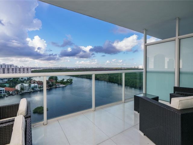 Apartment for sale  Unit #1704 - photo 7339961