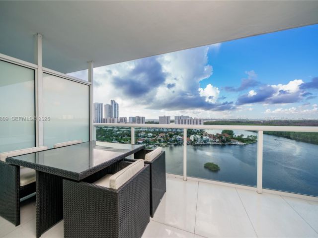 Apartment for sale  Unit #1704 - photo 7339962