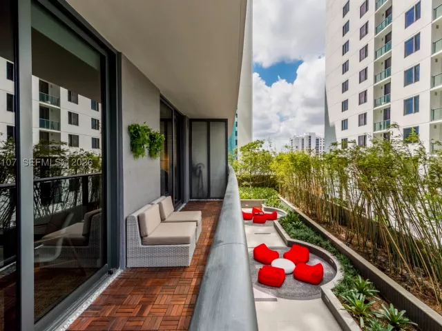 1-bedroom condo for rent in Miami - 55 SW 9th St 1010 - MondialRealty