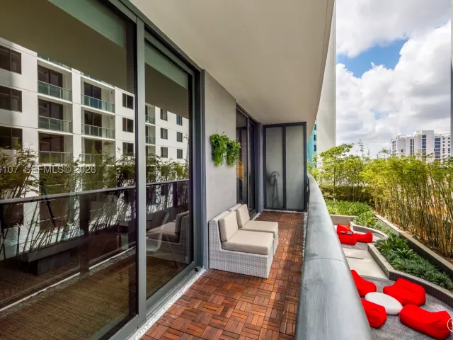 1-bedroom condo for rent in Miami - 55 SW 9th St 1010 - MondialRealty