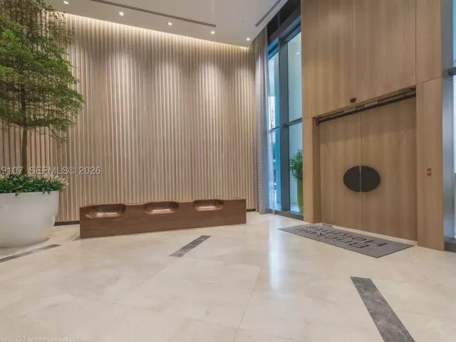 1-bedroom condo for rent in Miami - 55 SW 9th St 1010 - MondialRealty