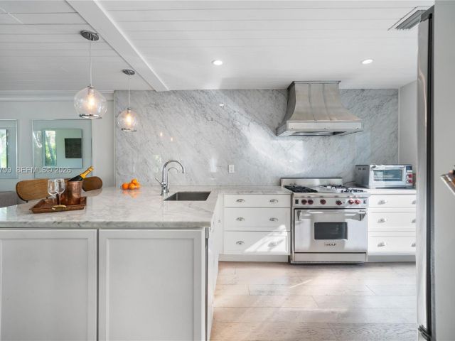 Home for sale at 463 W 62nd St - photo 7468901