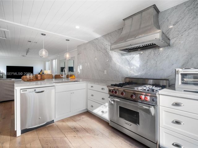 Home for sale at 463 W 62nd St - photo 7468902